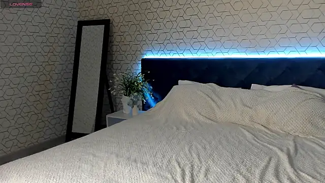 Snapshot of desiree_doll chatting on 02/11/26, 01:10 desiree doll online show from 02/11/26, 01:10