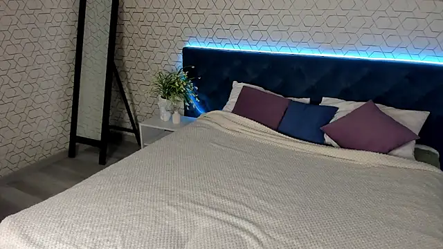 Snapshot of desiree_doll chatting on 02/12/26, 01:11 desiree doll online show from 02/12/26, 01:11