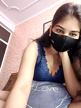 Snapshot of babydoll7172 chatting on 02/04/26, 01:33 babydoll7172 online show from 02/04/26, 01:33