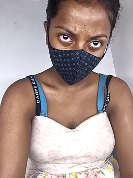 Royal-girl78 online show from 02/18/26, 03:52