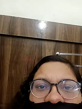 piryasharma005 online show from 01/18/26, 03:43