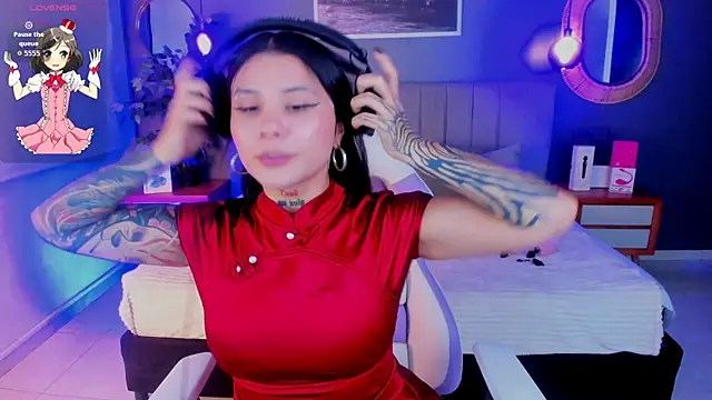 Nathalia stone  online show from 06/25/26, 05:12