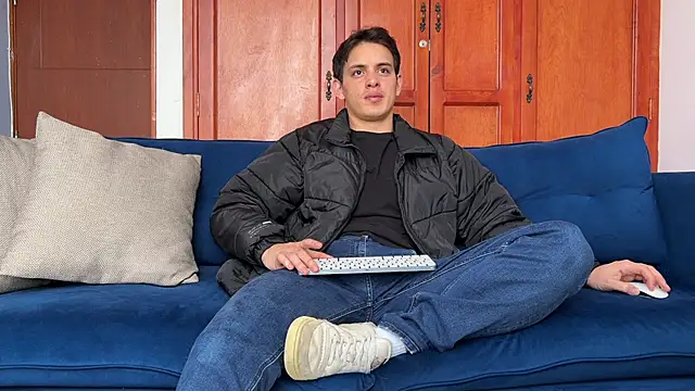 Enzho liam online show from 02/09/26, 03:38