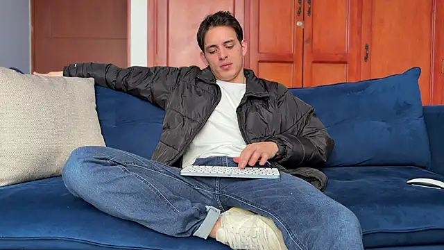 Enzho liam online show from 03/27/26, 04:51