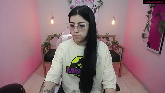 Snapshot of Adri_gomez_x chatting on 07/06/26, 12:02 Adri gomez x online show from 07/06/26, 12:02