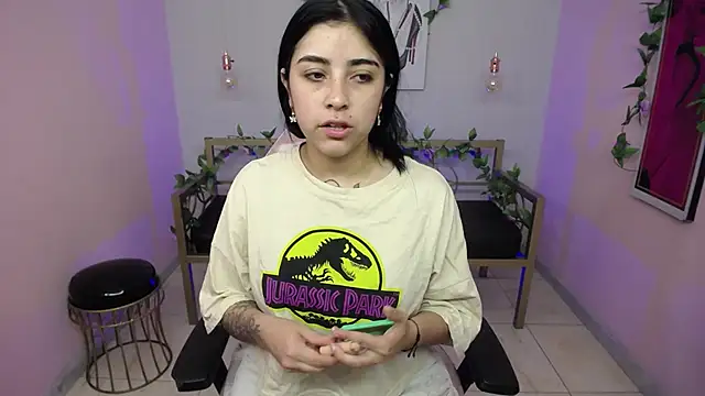 Snapshot of Adri_gomez_x chatting on 07/18/26, 12:53 Adri gomez x online show from 07/18/26, 12:53