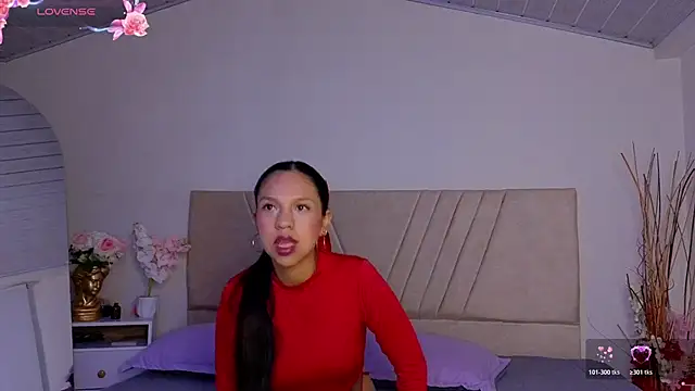 Snapshot of DulceRouss_ chatting on 02/04/26, 11:49 DulceRouss online show from 02/04/26, 11:49