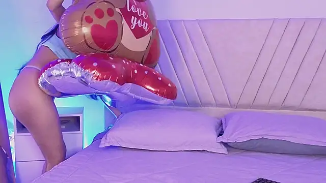 Snapshot of DulceRouss_ chatting on 02/15/26, 03:09 DulceRouss online show from 02/15/26, 03:09