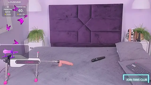 Yasminbrattz online show from 03/24/26, 11:48