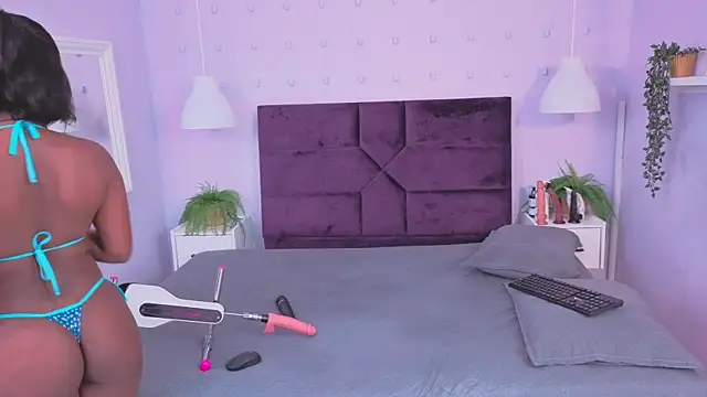 Yasminbrattz online show from 04/06/26, 11:44