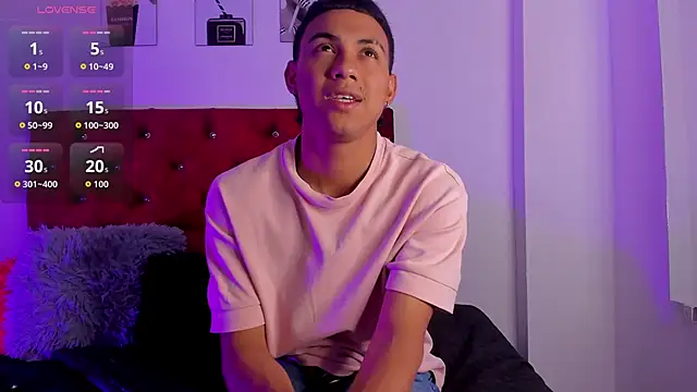 Snapshot of Liamsubtle01 chatting on 01/17/26, 05:16 Liamsubtle01 online show from 01/17/26, 05:16