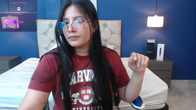 Lucy whitee online show from 01/11/26, 12:21