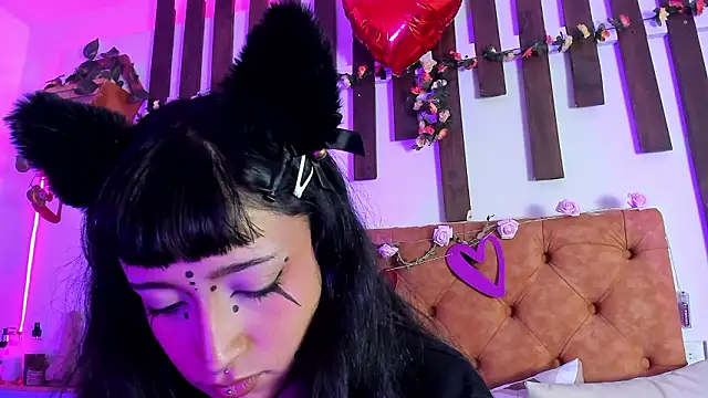 MeowMota  online show from 02/18/26, 06:04