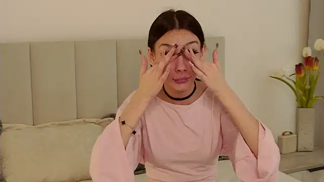 KatieRouge   online show from 03/11/26, 06:36