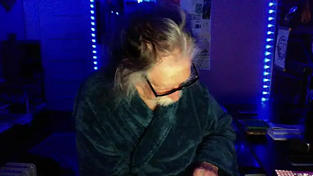 LickYourYoni online show from 03/27/26, 09:42