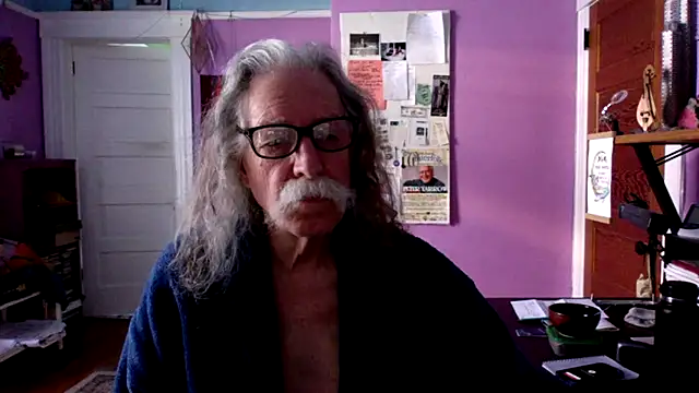 LickYourYoni online show from 04/24/26, 03:36
