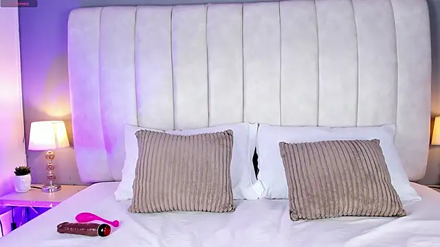 LunaKarther online show from 01/14/26, 12:22