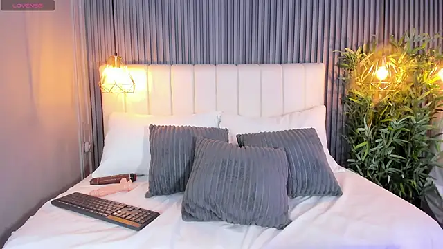 LunaKarther online show from 02/07/26, 10:08