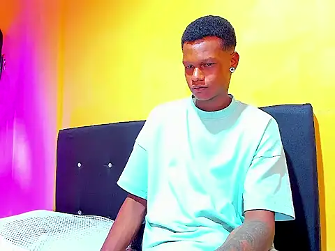 Snapshot of aunstin_mohamme chatting on 01/07/26, 08:00 aunstin mohamme online show from 01/07/26, 08:00