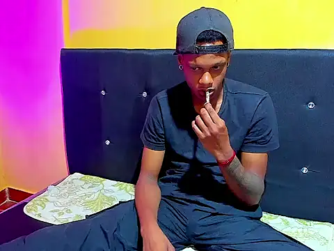 Snapshot of aunstin_mohamme chatting on 01/14/26, 05:02 aunstin mohamme online show from 01/14/26, 05:02