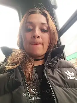 Alejandra N online show from 06/17/26, 03:02