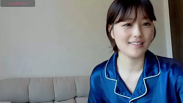 Snapshot of isshiki00 chatting on 05/17/26, 02:09 isshiki00 online show from 05/17/26, 02:09