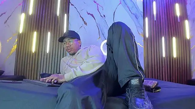 Snapshot of ThiagoBerry chatting on 02/04/26, 10:32 ThiagoBerry online show from 02/04/26, 10:32