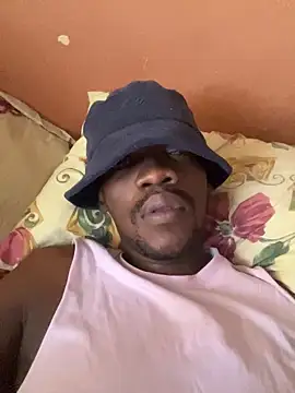 Snapshot of BigAndBeaut chatting on 02/04/26, 08:53 BigAndBeaut online show from 02/04/26, 08:53