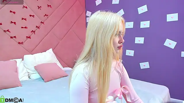 NicoletaCooper online show from 02/11/26, 02:44