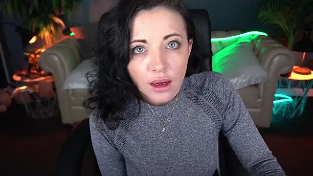 Dafni Monn online show from 04/07/26, 05:52