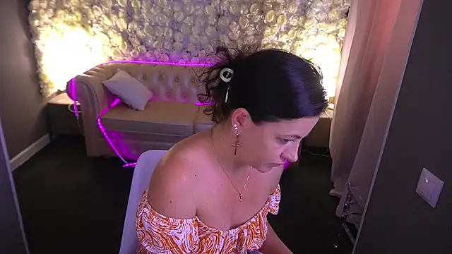 Snapshot of Dafni_Monn chatting on 06/29/26, 09:26 Dafni Monn online show from 06/29/26, 09:26