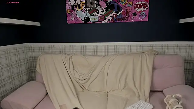 Snapshot of candy_fang chatting on 06/15/26, 10:06 candy fang online show from 06/15/26, 10:06