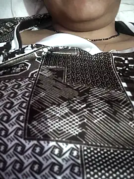 Snapshot of Nilam_cute chatting on 05/08/26, 04:23 Nilam cute online show from 05/08/26, 04:23