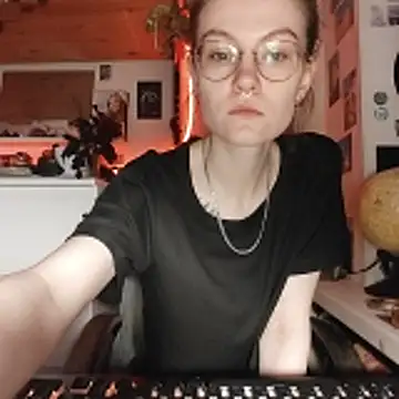 Shy Bamby online show from 04/05/26, 05:32