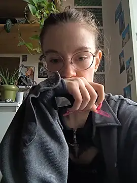 Shy Bamby online show from 06/17/26, 03:35