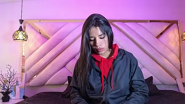 zoevg online show from 03/21/26, 12:43