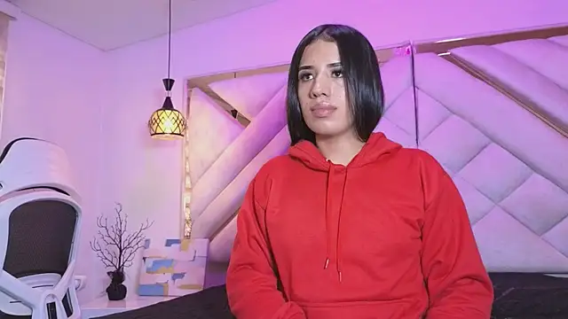 zoevg online show from 04/08/26, 12:05