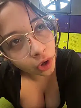 Snapshot of AliciaWhite_nt chatting on 06/19/26, 09:29 AliciaWhite nt online show from 06/19/26, 09:29