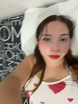 Snapshot of AliciaWhite_nt chatting on 07/08/26, 12:37 AliciaWhite nt online show from 07/08/26, 12:37