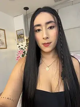 IvonneOwen online show from 07/04/26, 11:22