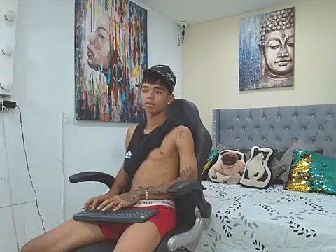 Snapshot of angelcutexx18 chatting on 02/04/26, 05:19 angelcutexx18 online show from 02/04/26, 05:19