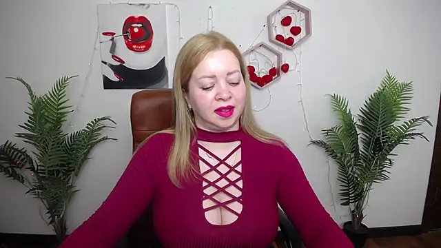 OliviaVerr online show from 04/24/26, 01:02