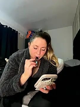 Snapshot of AvaMayXoX chatting on 01/08/26, 04:53 AvaMayXoX online show from 01/08/26, 04:53