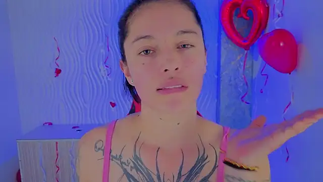 Snapshot of Harley_quinzell chatting on 02/18/26, 06:37 Harley quinzell online show from 02/18/26, 06:37