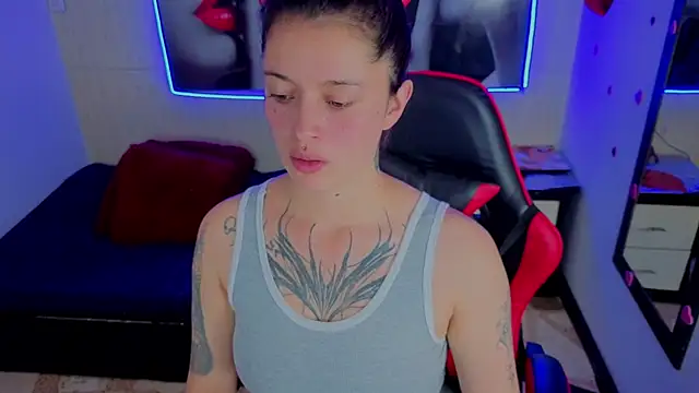 Snapshot of Harley_quinzell chatting on 02/19/26, 06:15 Harley quinzell online show from 02/19/26, 06:15