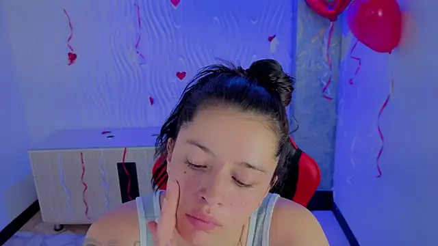 Snapshot of Harley_quinzell chatting on 02/21/26, 08:32 Harley quinzell online show from 02/21/26, 08:32