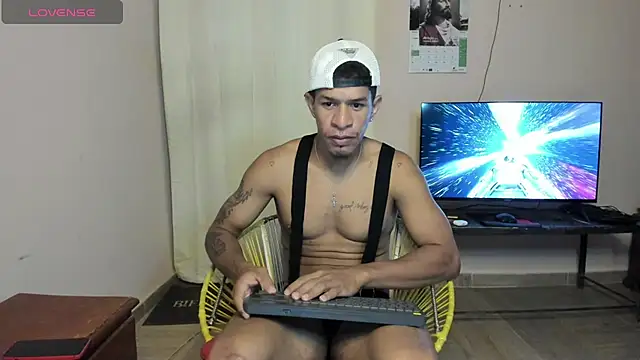 Snapshot of antonio_aguilarx chatting on 06/24/26, 01:43 antonio aguilarx online show from 06/24/26, 01:43