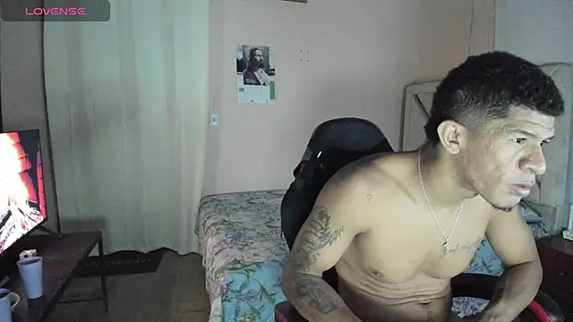 Snapshot of antonio_aguilarx chatting on 07/15/26, 01:33 antonio aguilarx online show from 07/15/26, 01:33
