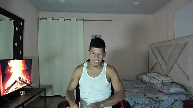 Snapshot of antonio_aguilarx chatting on 07/16/26, 11:44 antonio aguilarx online show from 07/16/26, 11:44