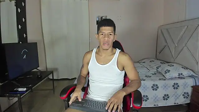 Snapshot of antonio_aguilarx chatting on 08/04/26, 11:40 antonio aguilarx online show from 08/04/26, 11:40